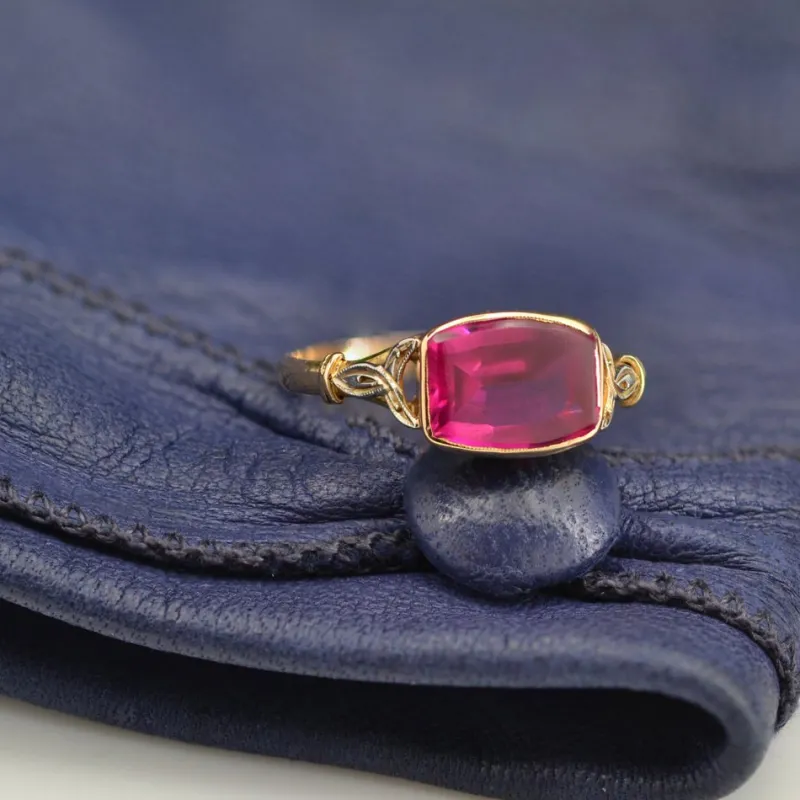 Discount Pamono French 18 Karat Yellow Gold Ring with Red Gem, 1930s