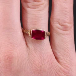 Discount Pamono French 18 Karat Yellow Gold Ring with Red Gem, 1930s