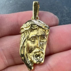Pamono French 18 Karat Yellow Gold Jesus Christ Crown of Thorns Medal Pendant, 1970s