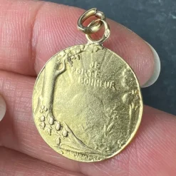 New Pamono French 18 Karat Yellow Gold Bonheur Good Luck Lucky Charm Medal Pendant, 1890s