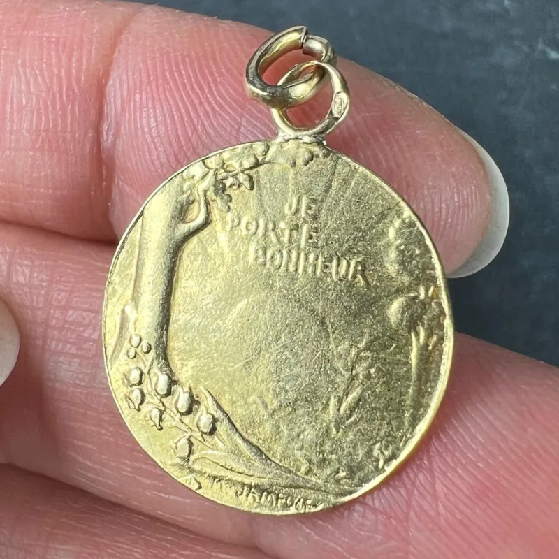 New Pamono French 18 Karat Yellow Gold Bonheur Good Luck Lucky Charm Medal Pendant, 1890s