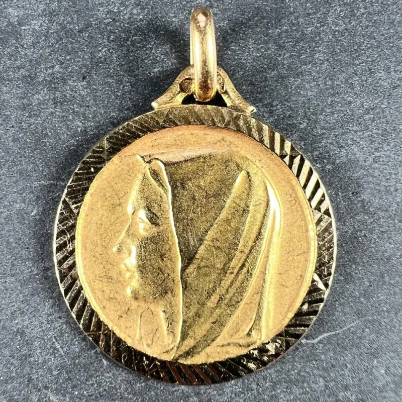 Hot Pamono French 18 Karat Yellow Gold Virgin Mary Charm Pendant Medal, 1950s