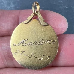 Hot Pamono French 18 Karat Yellow Gold Virgin Mary Charm Pendant Medal, 1950s