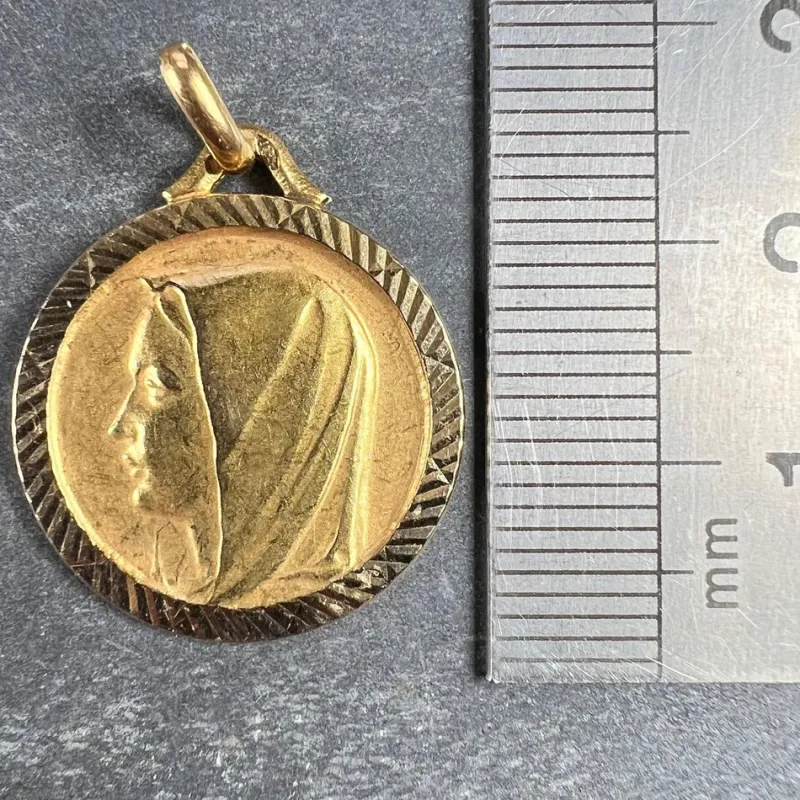 Hot Pamono French 18 Karat Yellow Gold Virgin Mary Charm Pendant Medal, 1950s