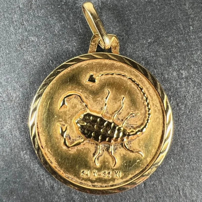 Pamono French 18 Karat Yellow Gold Scorpio Zodiac Charm Medal Pendant, 1950s> Necklaces