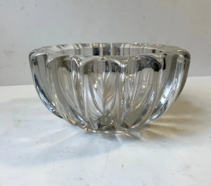 Pamono French Art Deco Glass Dish by Pierre D’avesn for Pierre D’avesn, 1940s> Serving Dishes