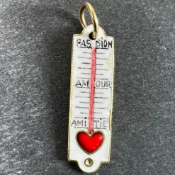 Pamono French Art Deco Love Thermometer 18k Yellow Gold Enamel Charm Pendant, 1890s> Necklaces