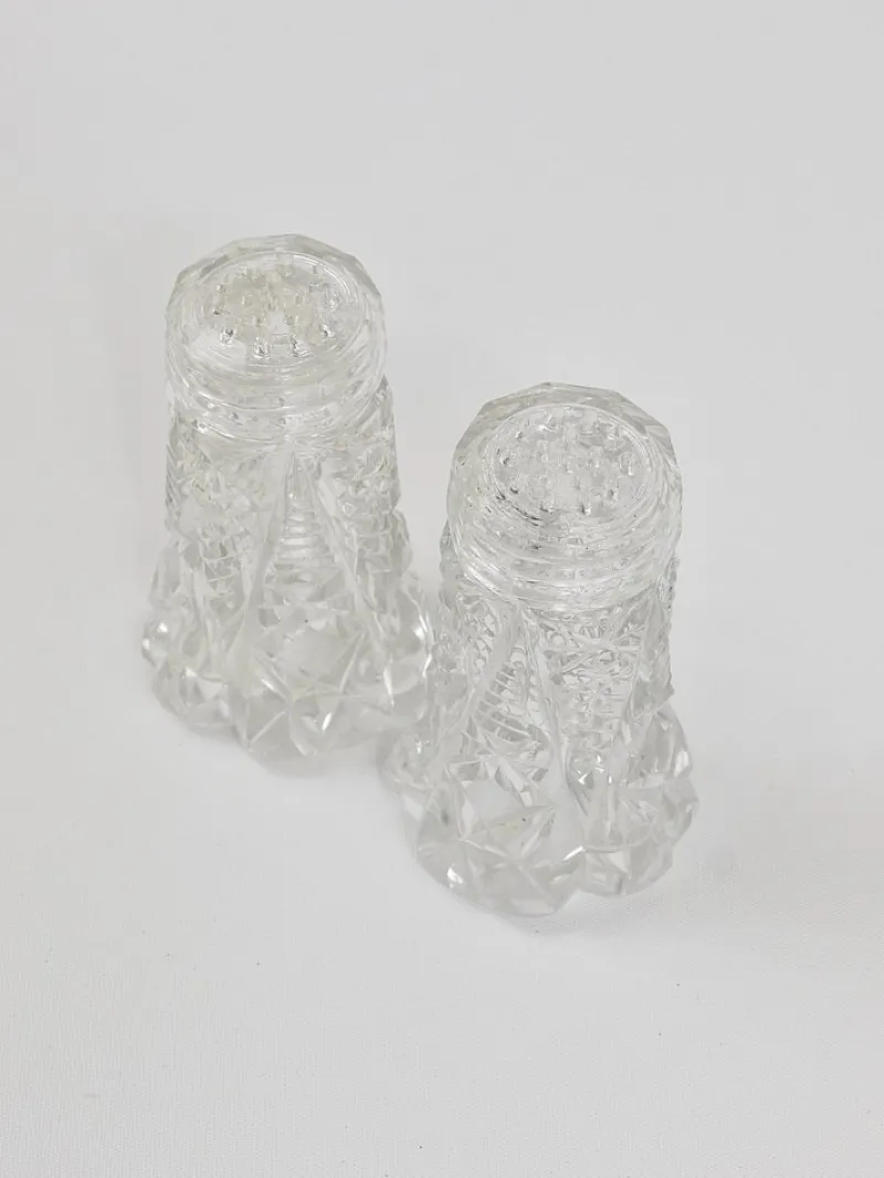 Clearance Pamono French Art Nouveau Salt and Pepper Shakers in Facetted Crystal Glass, 1920s, Set of 2