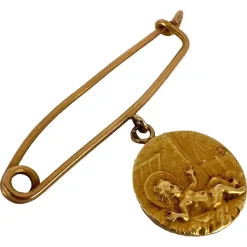 New Pamono French Baby Medal Safety Pin 18k Yellow Gold Charm Pendant Brooch, 1890s