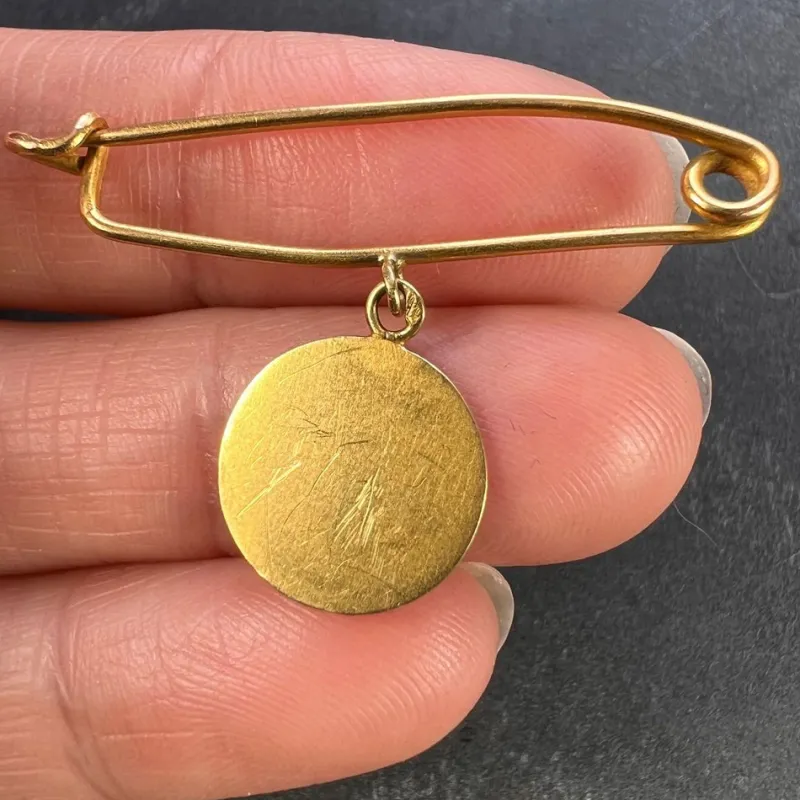 New Pamono French Baby Medal Safety Pin 18k Yellow Gold Charm Pendant Brooch, 1890s