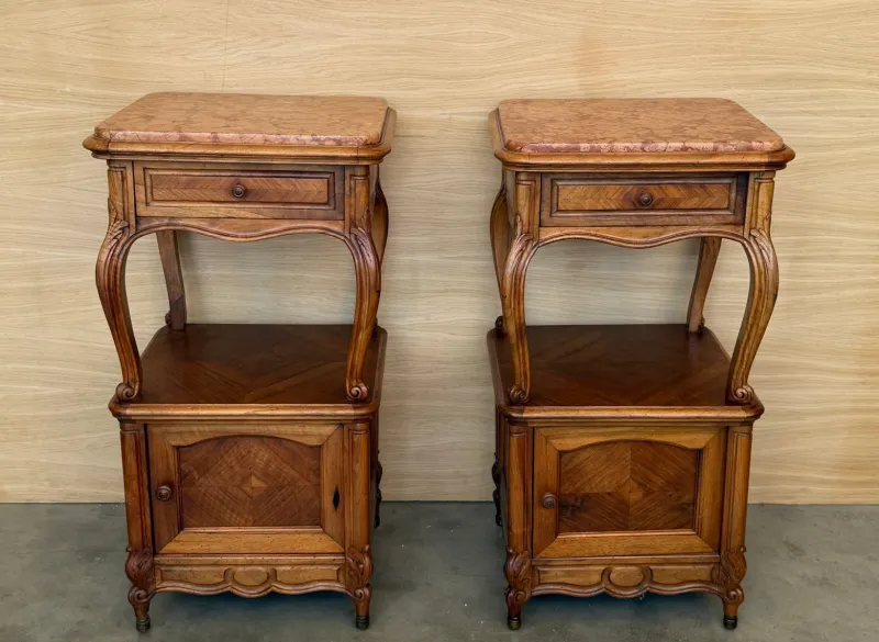 Pamono French Bedside Tables with Cabriole Legs, 1950s, Set of 2> Nightstands