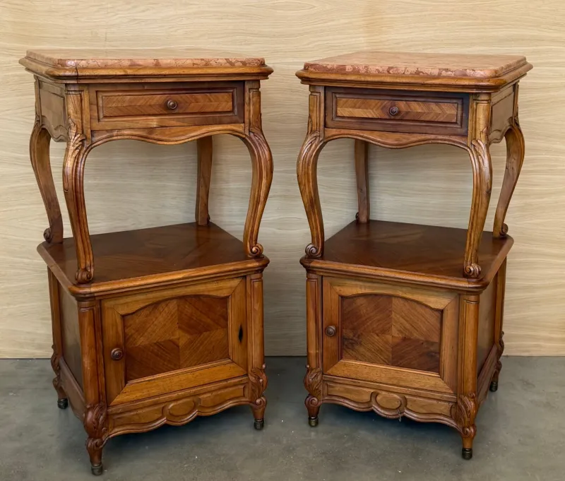Pamono French Bedside Tables with Cabriole Legs, 1950s, Set of 2> Nightstands
