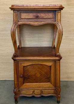 Pamono French Bedside Tables with Cabriole Legs, 1950s, Set of 2><noscript><img width=