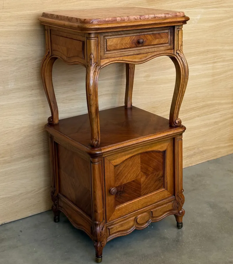 Pamono French Bedside Tables with Cabriole Legs, 1950s, Set of 2> Nightstands