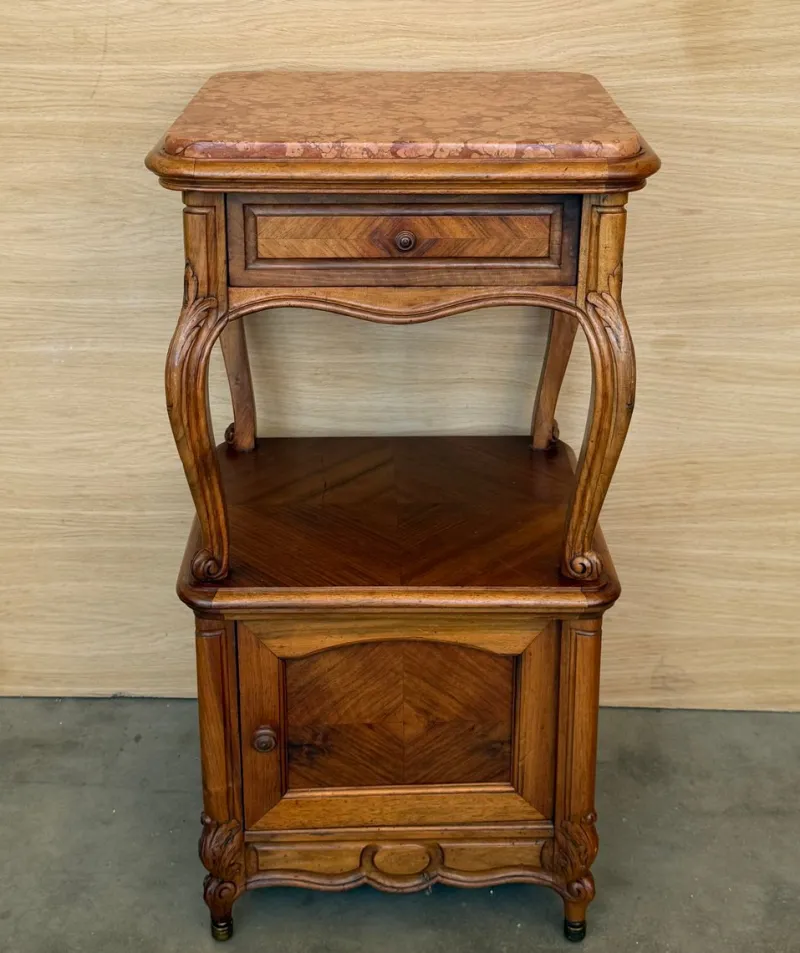 Pamono French Bedside Tables with Cabriole Legs, 1950s, Set of 2> Nightstands