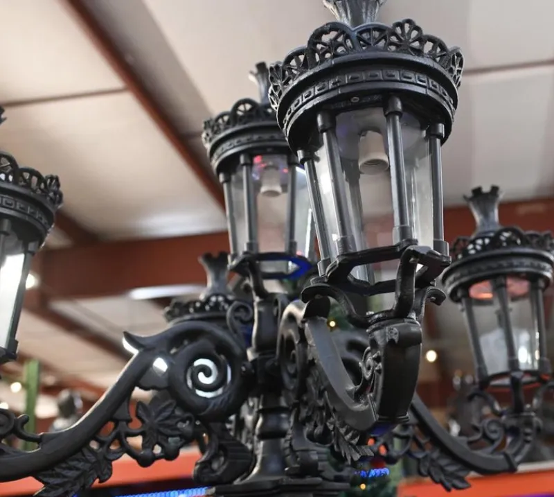 Outlet Pamono French Cast Iron Street Lamp with Lion
