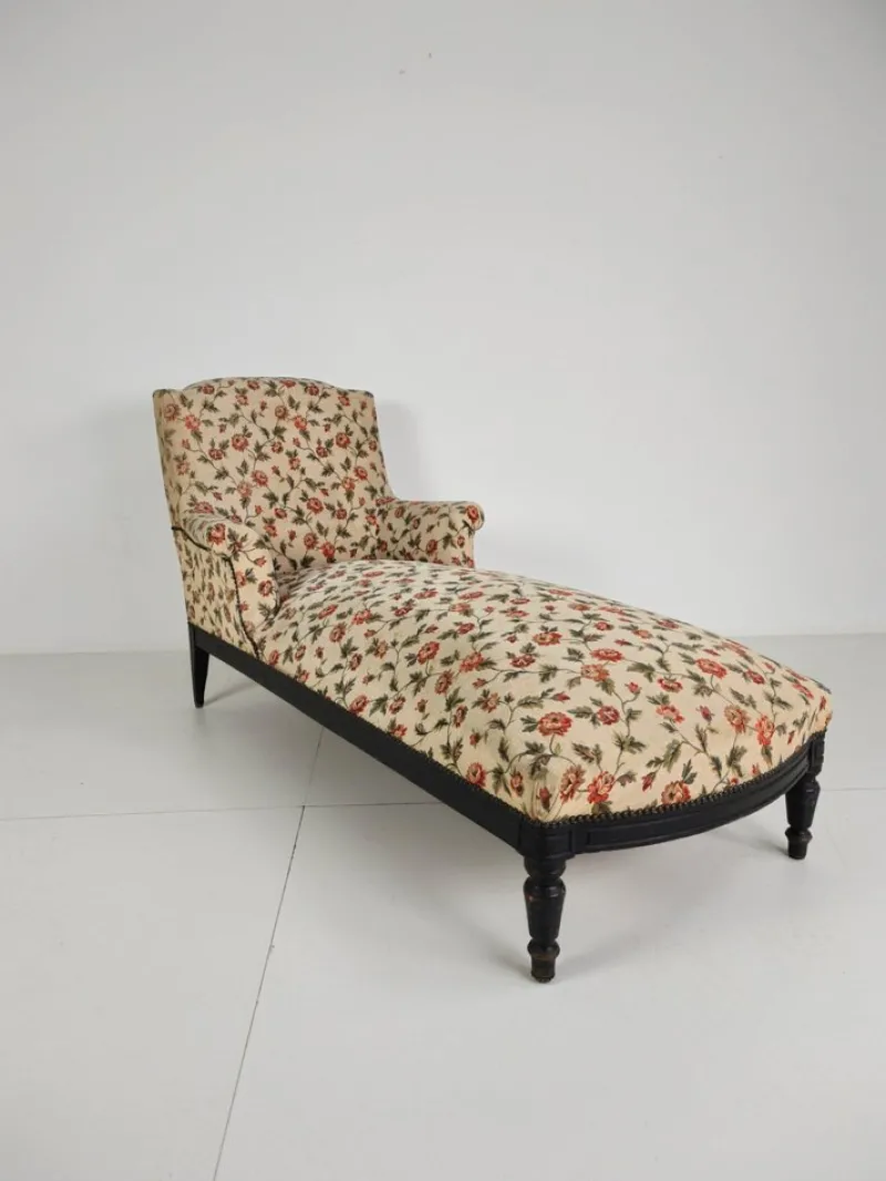 Pamono French Chaise Longue with Floral Upholstery, 19th Century> Daybeds & Chaises Lounges