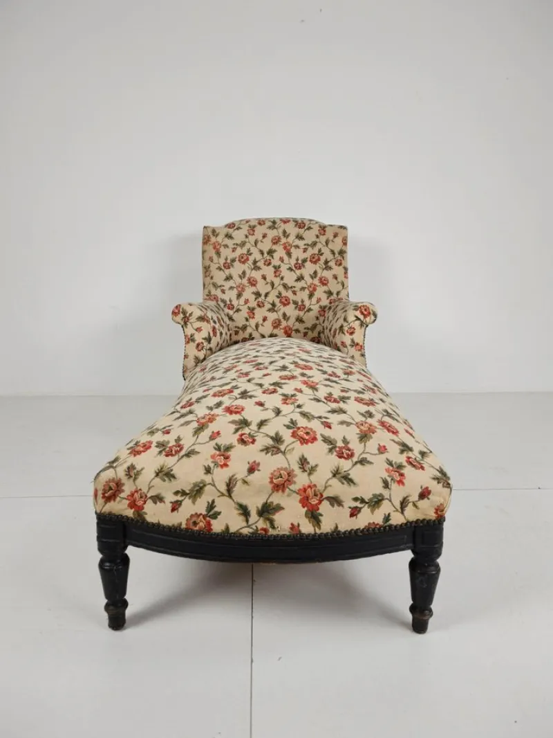 Pamono French Chaise Longue with Floral Upholstery, 19th Century> Daybeds & Chaises Lounges