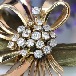 Online Pamono French Diamonds 18 Karat Rose Gold Bow Brooch, 1960s