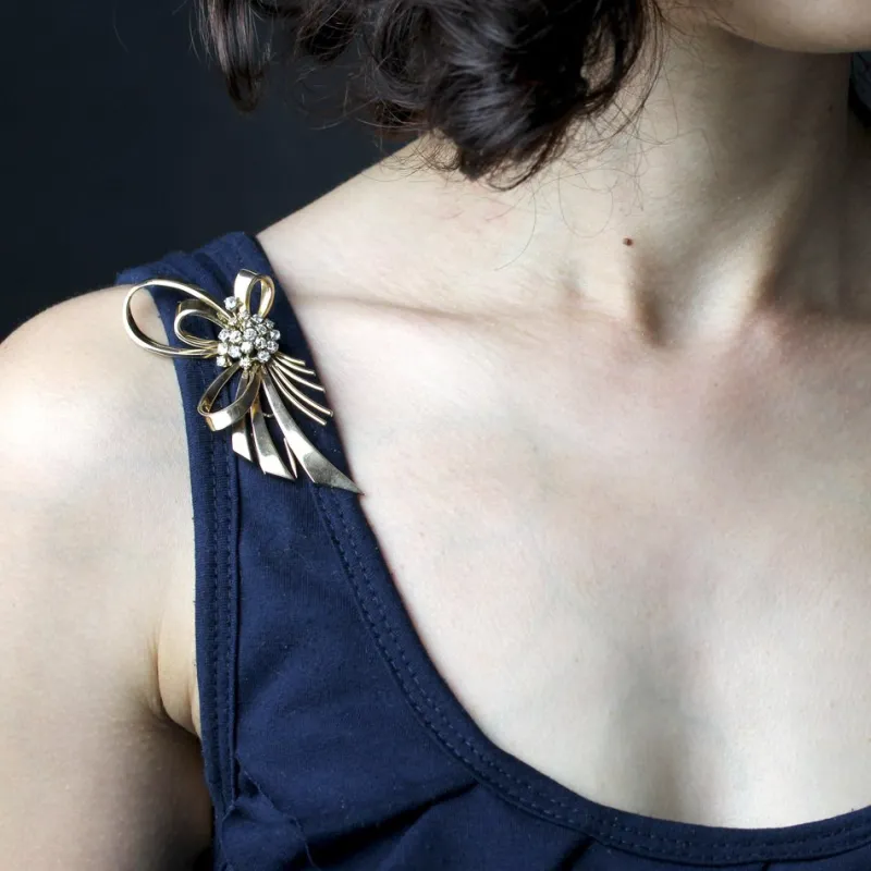 Online Pamono French Diamonds 18 Karat Rose Gold Bow Brooch, 1960s