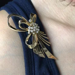 Online Pamono French Diamonds 18 Karat Rose Gold Bow Brooch, 1960s