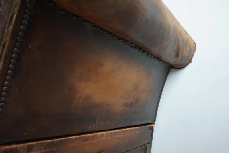 Pamono French Distressed Leather Adjustable Loveseat or Daybed, 1900s> Daybeds & Chaises Lounges