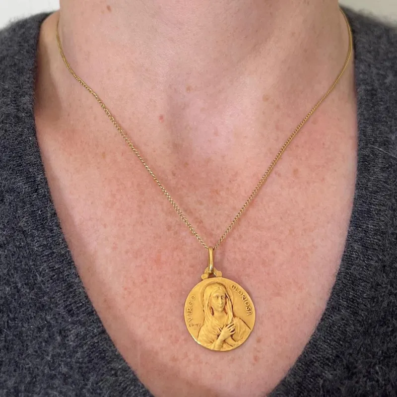 Pamono French Dropsy Virgo Gloriosa Virgin Mary Medal Pendant in18 Karat Yellow Gold, 1920s> Necklaces