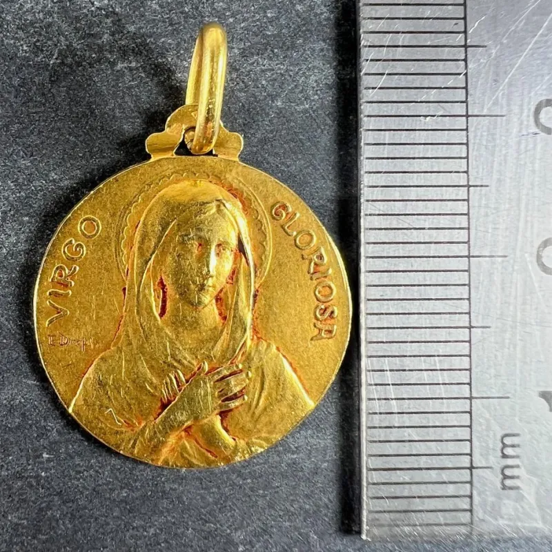 Pamono French Dropsy Virgo Gloriosa Virgin Mary Medal Pendant in18 Karat Yellow Gold, 1920s> Necklaces