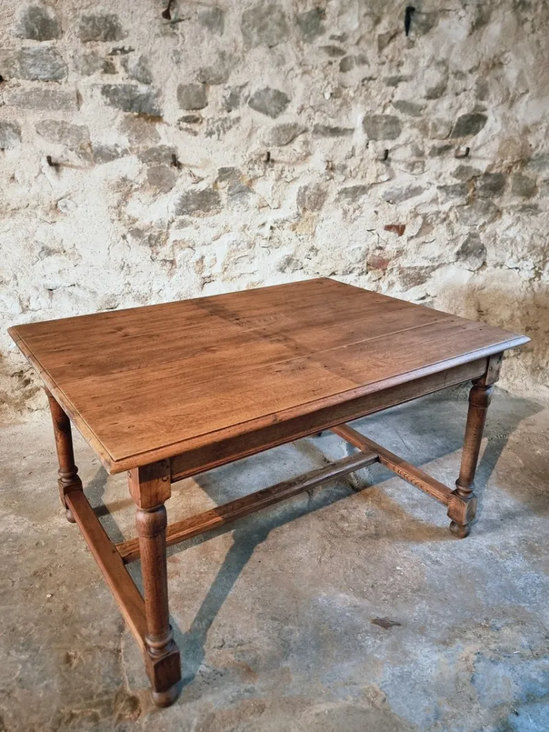Pamono French Farmhouse Oak and Elm Dining Table with Turned Legs, 1920s> Dining Tables & Sets