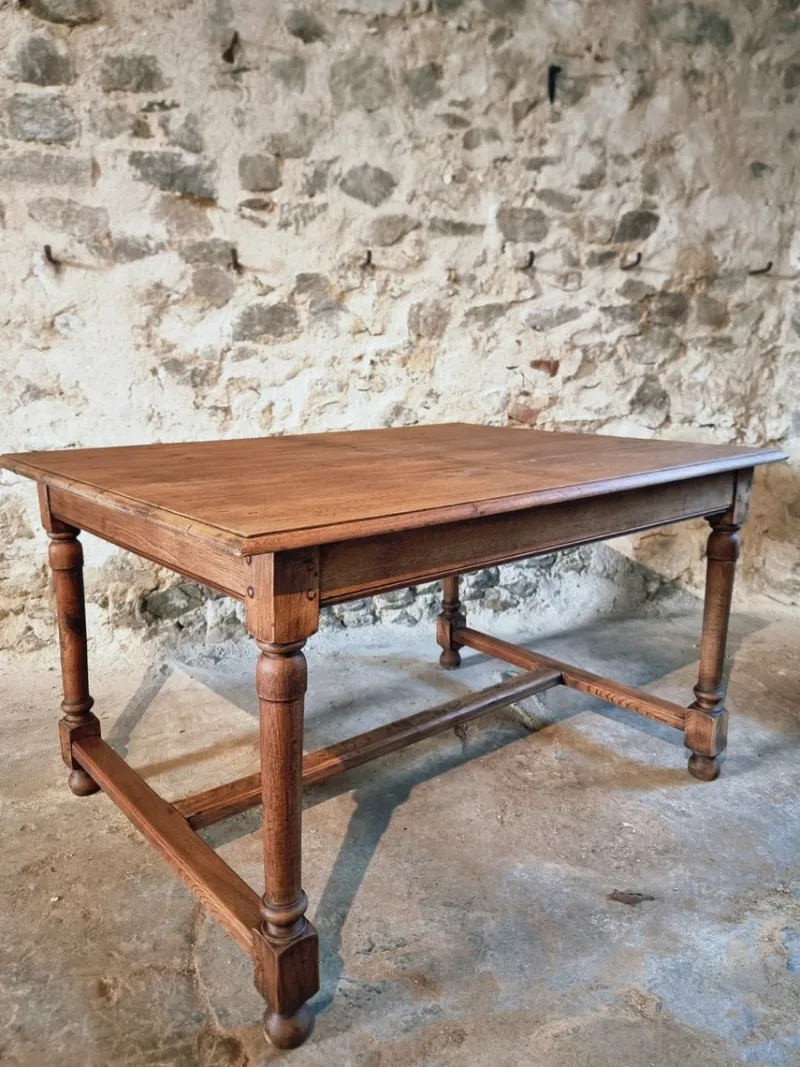 Pamono French Farmhouse Oak and Elm Dining Table with Turned Legs, 1920s> Dining Tables & Sets