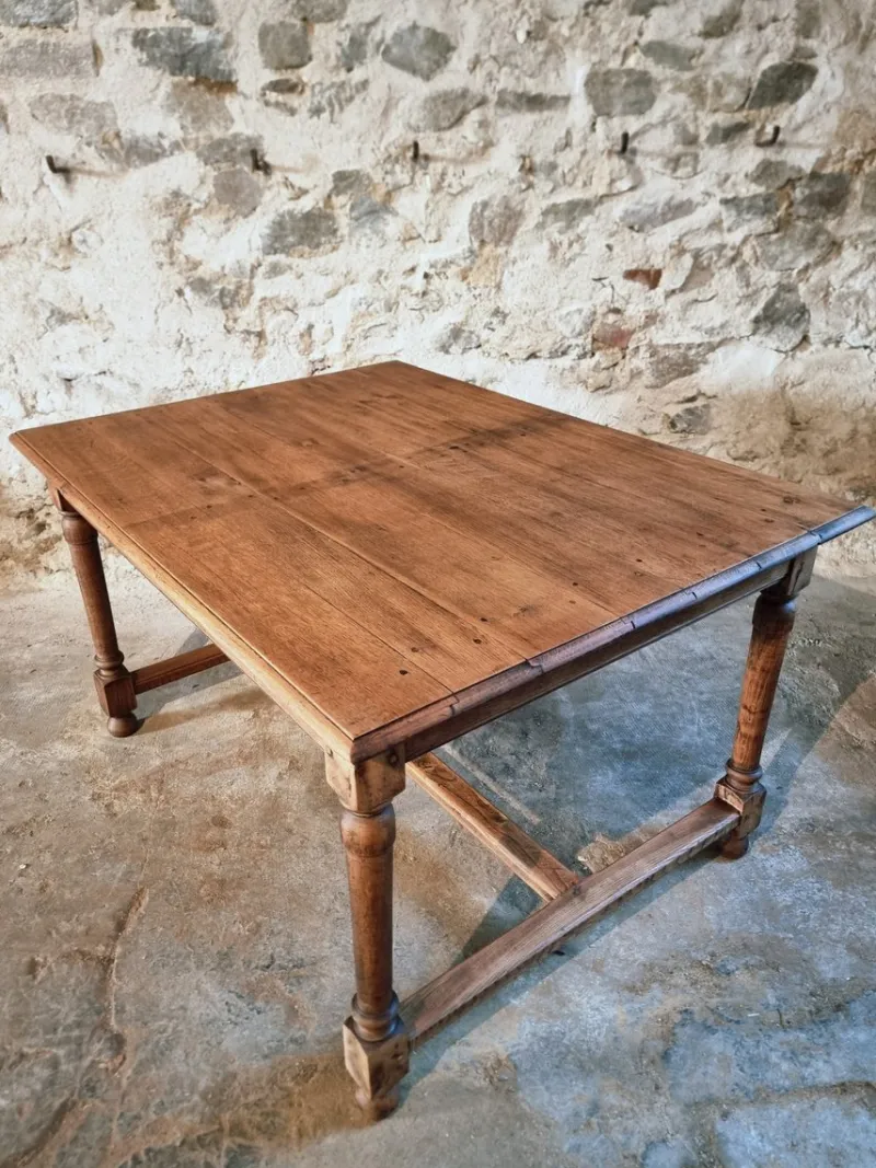 Pamono French Farmhouse Oak and Elm Dining Table with Turned Legs, 1920s> Dining Tables & Sets