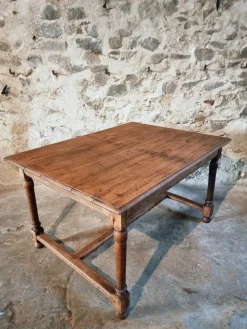 Pamono French Farmhouse Oak and Elm Dining Table with Turned Legs, 1920s><noscript><img width=