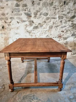 Pamono French Farmhouse Oak and Elm Dining Table with Turned Legs, 1920s><noscript><img width=