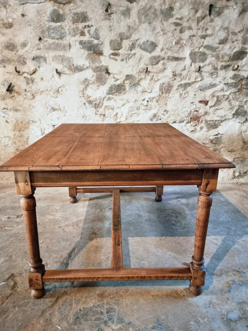 Pamono French Farmhouse Oak and Elm Dining Table with Turned Legs, 1920s> Dining Tables & Sets