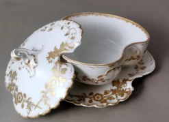 Pamono French Gravy Boat in White Porcelain with Gold Decoration from Haviland & Co. Limoges, 1902, Set of 2><noscript><img width=