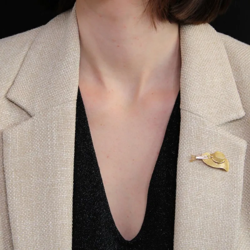 Pamono French Hat Brooch in 18 Karat Yellow Gold, 1960s> Brooches