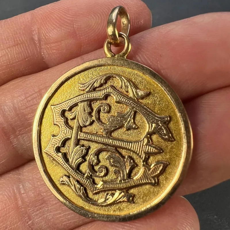 Pamono French 18k Rose Gold Ec or Ce Monogram Medal Pendant, 1890> Necklaces