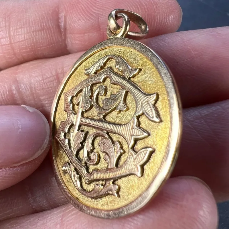Pamono French 18k Rose Gold Ec or Ce Monogram Medal Pendant, 1890> Necklaces