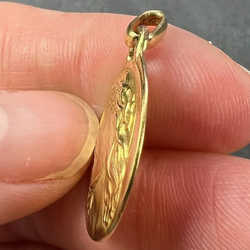 Pamono French 18k Yellow Gold Jesus Christ Crown of Thorns Medal Charm Pendant by Charl, 1950s> Necklaces