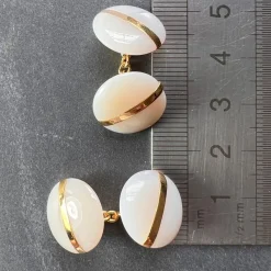 Pamono French 18k Yellow Gold White Agate Stripe Cufflinks, 1930s, Set of 2><noscript><img width=