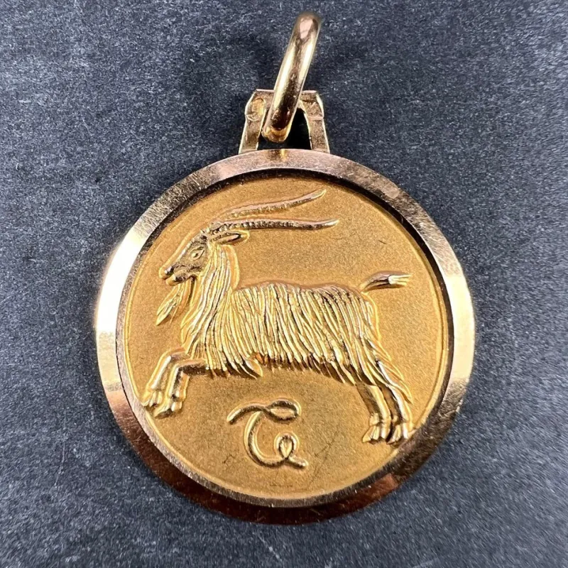 Online Pamono French 18k Yellow Gold Zodiac Capricorn Charm Pendant, 1970s