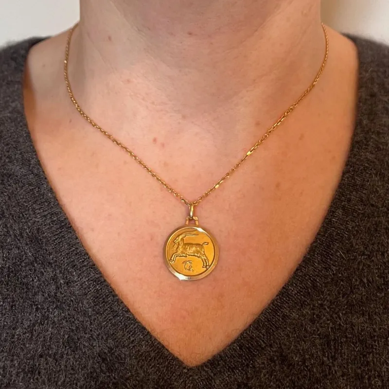 Online Pamono French 18k Yellow Gold Zodiac Capricorn Charm Pendant, 1970s