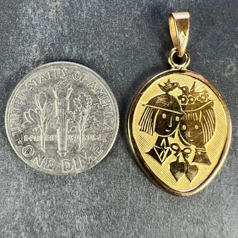 New Pamono French Les Amoureux De Peynet Lovers 18k Yellow Gold Charm Pendant, 1960s