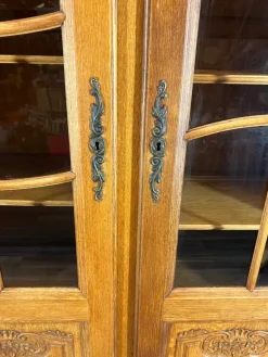 Pamono French Louis XIV Style Oak Display Bookcase><noscript><img width=