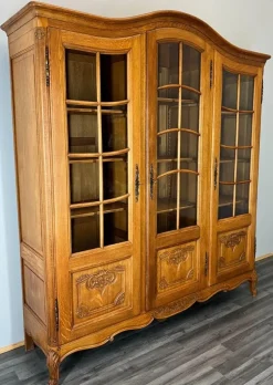 Pamono French Louis XIV Style Oak Display Bookcase><noscript><img width=