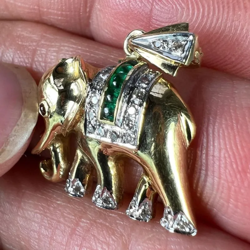 Pamono French Lucky Elephant Emerald Diamond Ruby 18k Yellow Gold Charm Pendant, 1950s> Necklaces