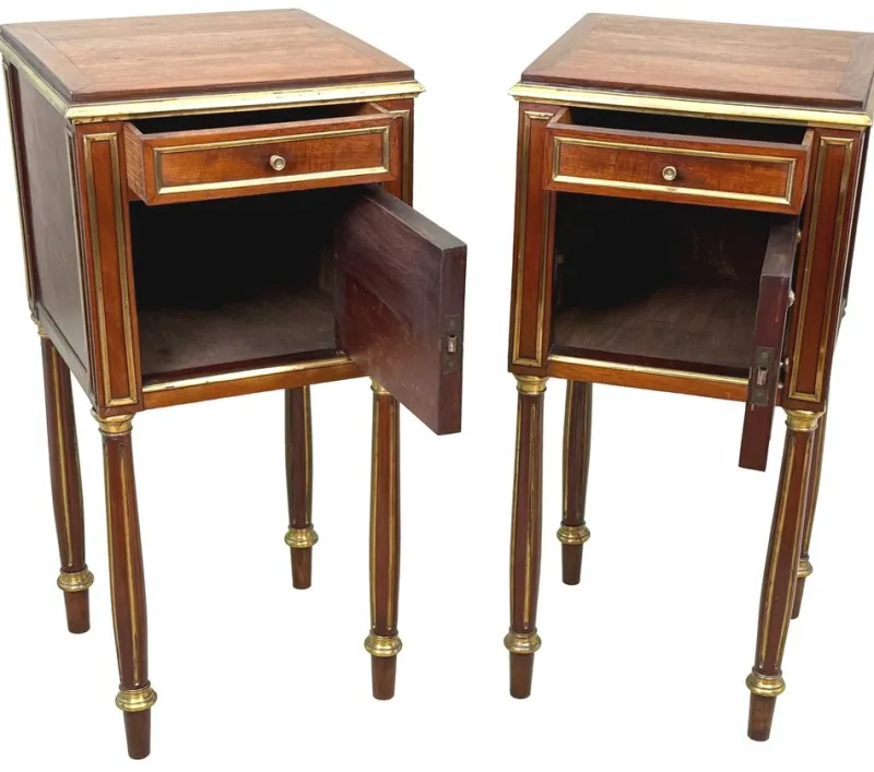 Pamono French Mahogany Bedside Tables, 1870s, Set of 2> Nightstands