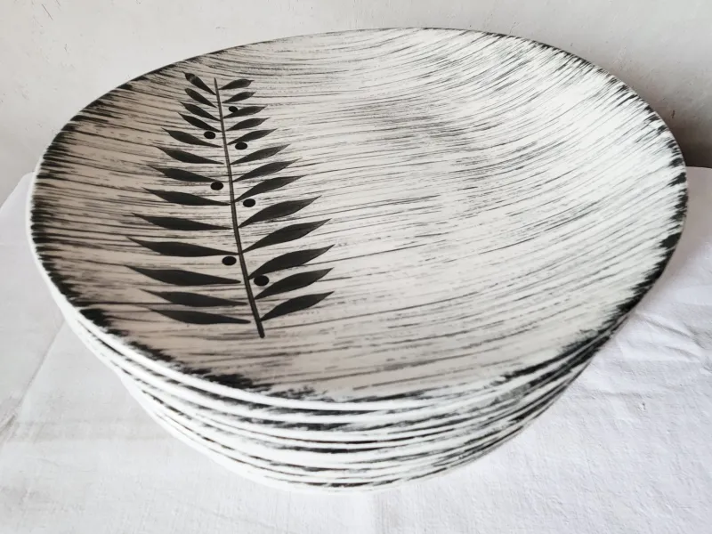 Pamono French Matt Glazed Ceramic Dinner Plate with Black Olive Leaf from Salins Toledo, 1960s, Set of 17> Dinner Plates & Bowls