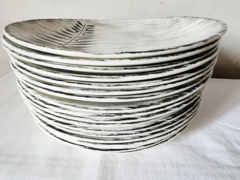 Pamono French Matt Glazed Ceramic Dinner Plate with Black Olive Leaf from Salins Toledo, 1960s, Set of 17> Dinner Plates & Bowls