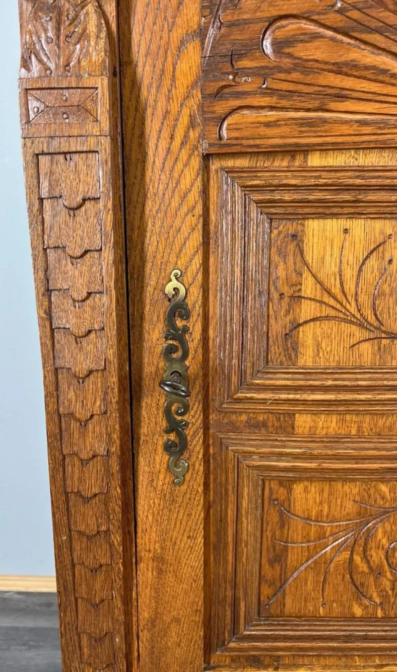 Hot Pamono French Oak Carved Nightstand